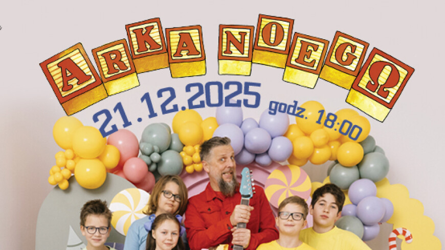 Opis wydarzenia, dzieci i osoba dorosła na tle balonów